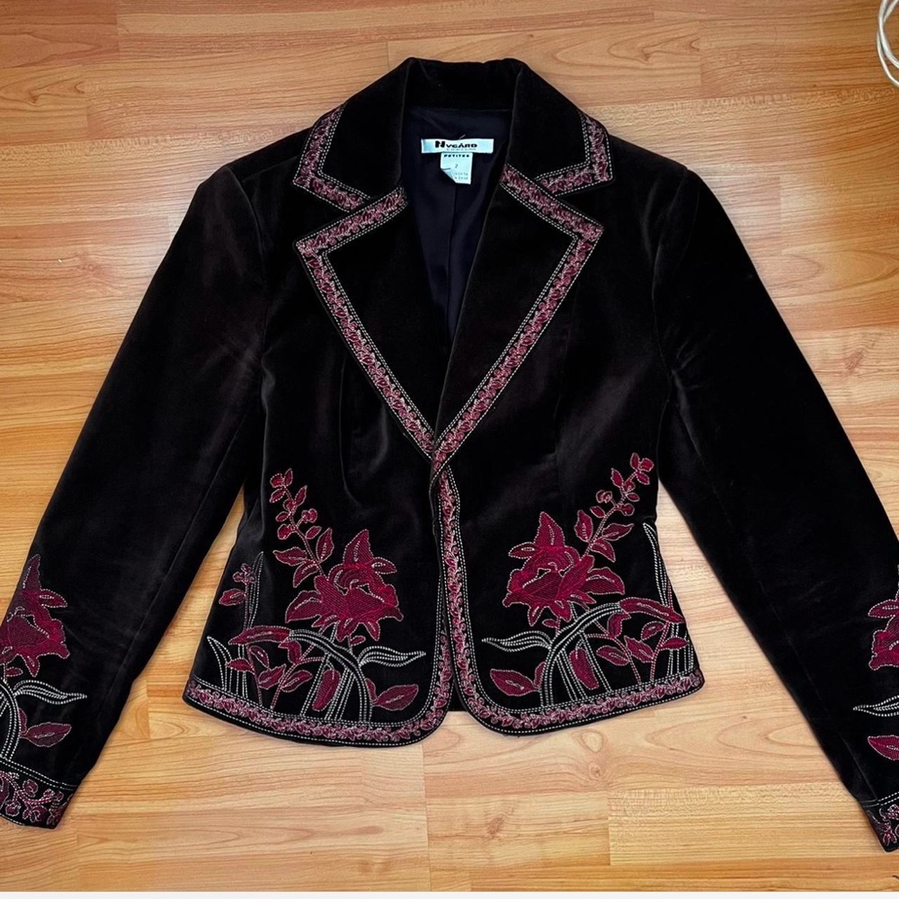 Beautiful brown blazer with flowers embroidered